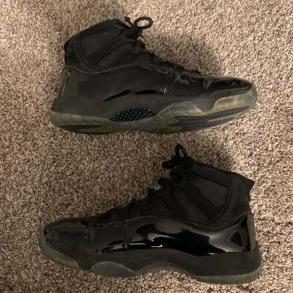 Cap and Gown Jordan 11 - Picture 5 of 6